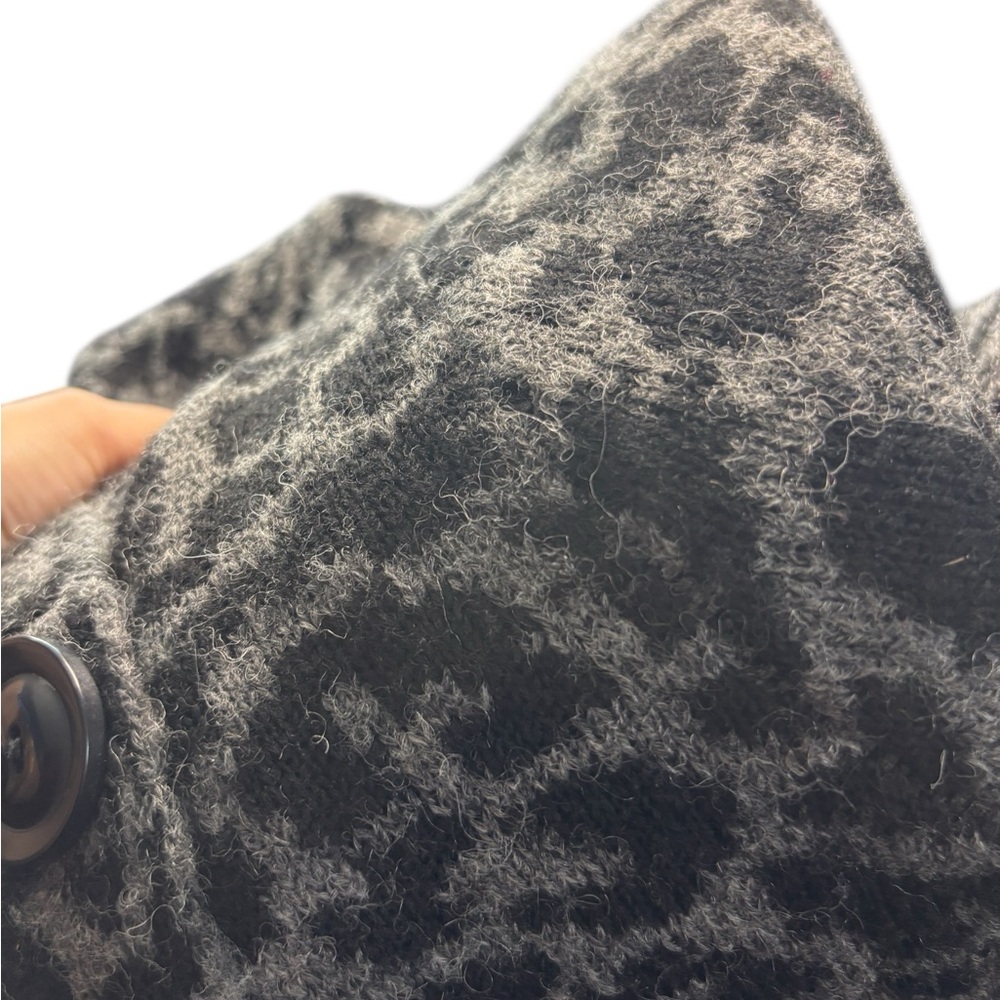 Cynthia Rowley Gray Black Animal Print Wool Blend Sweater Cardigan M Leopard - Picture 11 of 12